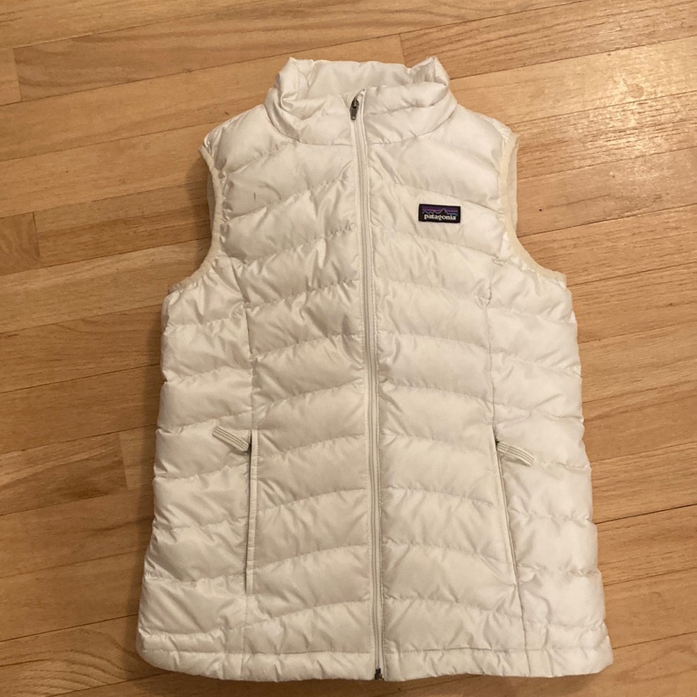 Girls puffer vest by Patagonia
